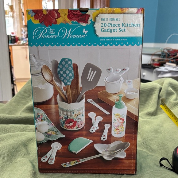 The Pioneer Woman Floral Kitchen Gadget Set - Red, Blue, White - Picture 6 of 7